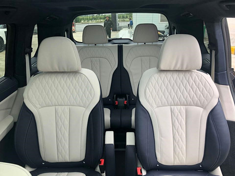 BMW X7 đầu tiên về Việt Nam, giá khoảng 7 tỷ đồng