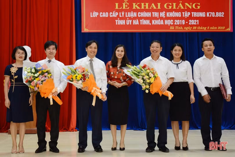 90 học viên Hà Tĩnh tham gia lớp cao cấp lý luận chính trị hệ không tập trung