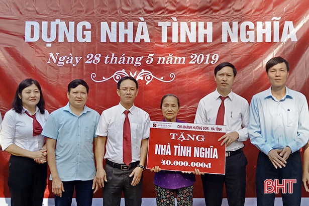 6 hộ nghèo ở Hương Sơn được hỗ trợ 250 triệu đồng xây nhà mới