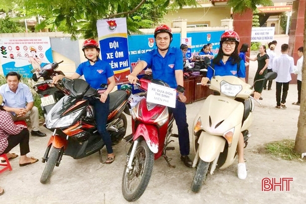 Áo xanh tình nguyện đồng hành cùng sỹ tử
