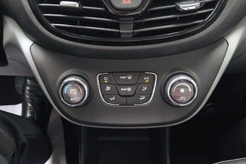 VinFast Fadil bản thương mại xuất hiện tại đại lý