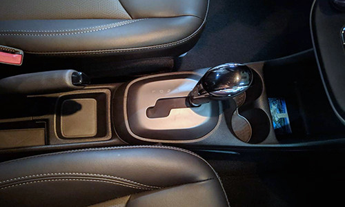 VinFast Fadil bản thương mại xuất hiện tại đại lý