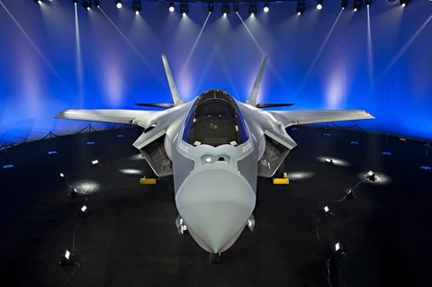 Nga sắp nhận Su-57, Ba Lan vội vàng sắm...F-35