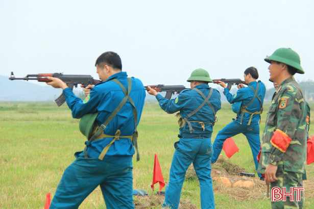 Chiến sỹ “sao vuông” Nghi Xuân bắn đạt thật khá chuẩn