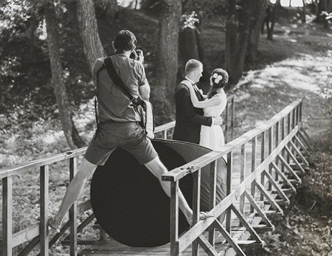 Muôn kiểu tạo dáng của nhiếp ảnh gia khi chụp ảnh cưới