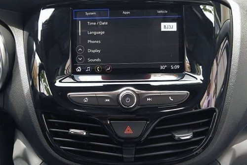 VinFast Fadil bản thương mại xuất hiện tại đại lý