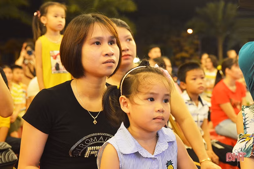 Kết nối yêu thương với trẻ em khiếm thị thành phố Hà Tĩnh