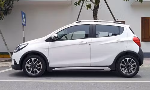 VinFast Fadil bản thương mại xuất hiện tại đại lý