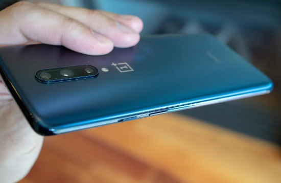 OnePlus 7 Pro vs Galaxy S10 Plus: kẻ tám lạng, người nửa cân! - Ảnh 17. OnePlus 7 Pro & Galaxy S10 Plus: “Kẻ tám lạng, người nửa cân”!
