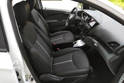 VinFast Fadil bản thương mại xuất hiện tại đại lý