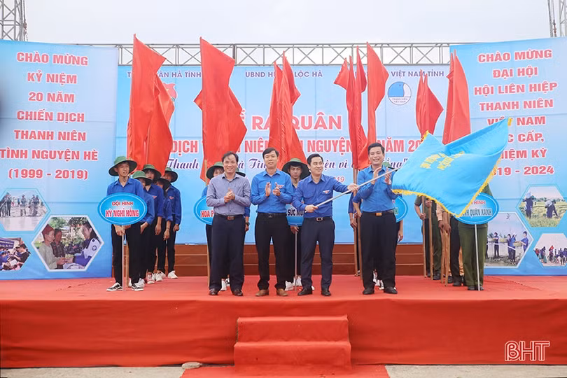 Tuổi trẻ Hà Tĩnh sôi nổi ra quân chiến dịch tình nguyện hè 2019