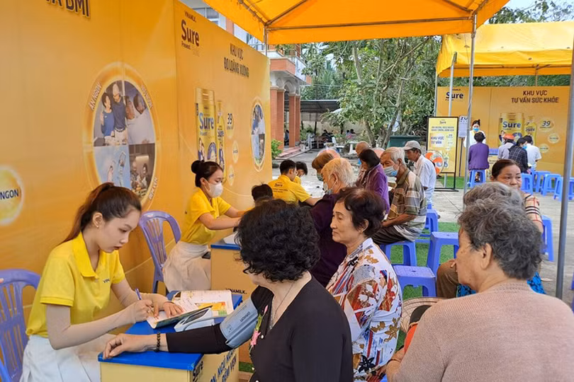 Giúp người cao tuổi an tâm sống vui, sống khỏe