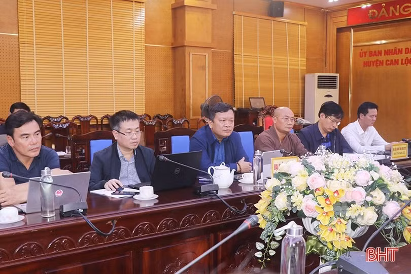 Các tổ đại biểu HĐND tỉnh thảo luận nội dung trình Kỳ họp thứ 17