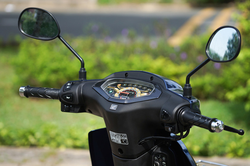 Honda Dream thế hệ mới về Việt Nam bị “thổi giá” hơn trăm triệu đồng