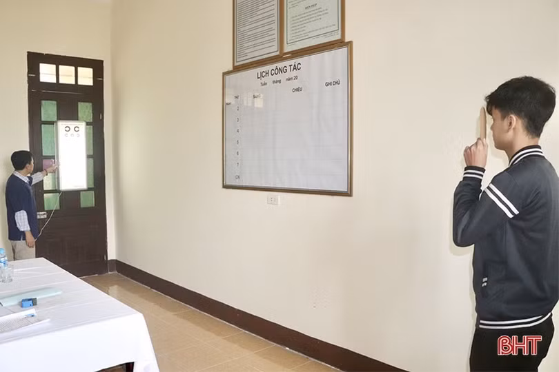 165 thanh niên Vũ Quang tham gia khám tuyển nghĩa vụ quân sự, công an