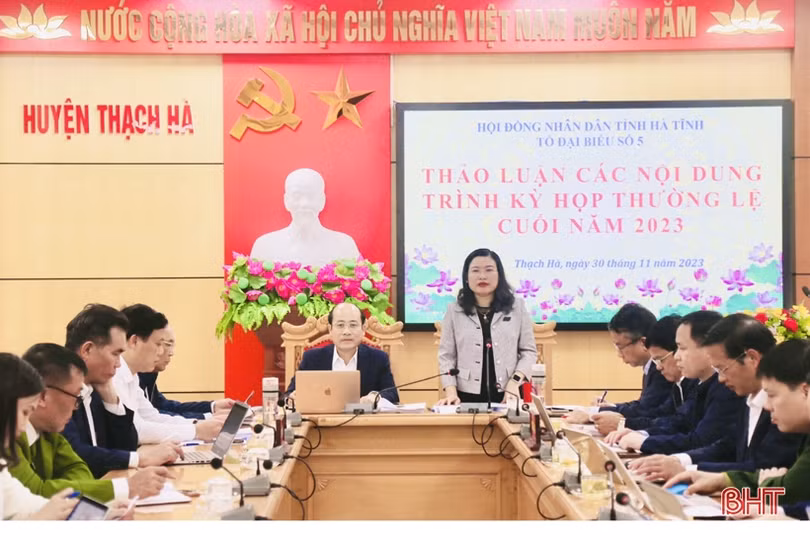 Các tổ đại biểu HĐND tỉnh thảo luận nội dung trình Kỳ họp thứ 17