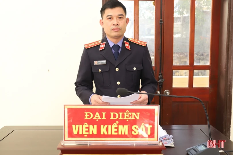 3 nữ nhân viên karaoke “phê” ma túy trong quán lĩnh 21 năm tù giam