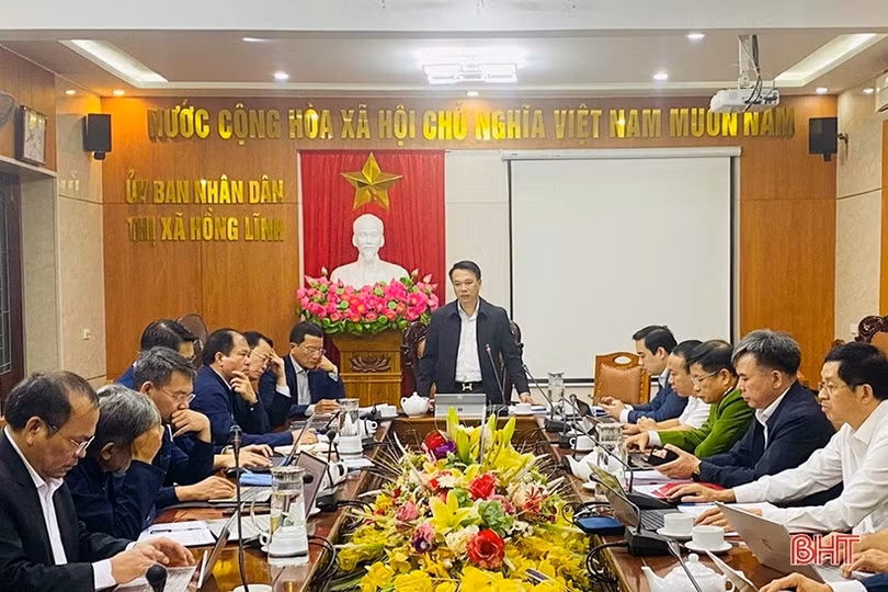 Các tổ đại biểu HĐND tỉnh thảo luận nội dung trình Kỳ họp thứ 17