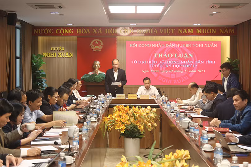 Các tổ đại biểu HĐND tỉnh thảo luận nội dung trình Kỳ họp thứ 17