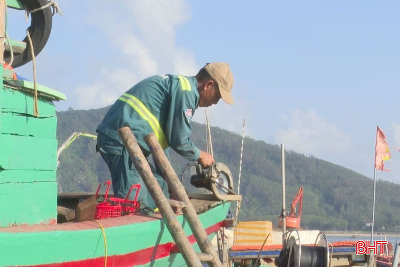 Tình trạng xưởng sửa chữa, đóng tàu thuyền không phép xảy ra khá phổ biến ở nhiều địa phương. bqbht_br_still0601-00005a.jpg