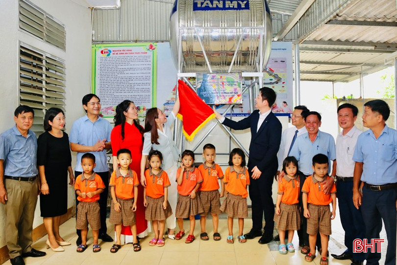 Trung tâm Công tác xã hội – Giáo dục nghề nghiệp cho người khuyết tật phối hợp với các tổ chức trao tặng hệ thống cung cấp nước sạch cho Trường Mầm non xã Thạch Ngọc, huyện Thạch Hà. bqbht_br_ctxh-1a.jpg