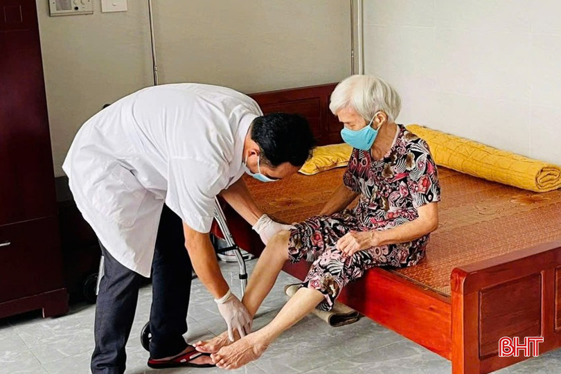 Các cụ ở Trung tâm Điều dưỡng người có công và bảo trợ xã hội tỉnh luôn được chăm sóc chu đáo về sức khỏe và tinh thần. bqbht_br_ctxh3a.jpg