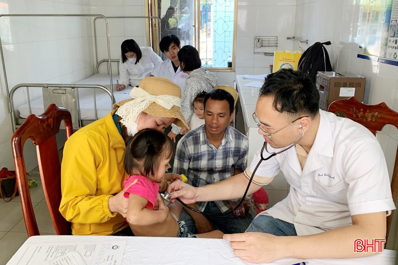 Trung tâm Công tác xã hội - Giáo dục nghề nghiệp cho người khuyết tật phối hợp với Bệnh viện E Hà Nội khám sàng lọc cho trẻ em có hoàn cảnh khó khăn. bqbht_br_ctxh-2a.jpg