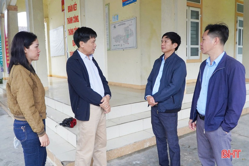 Lãnh đạo Trung tâm Kiểm soát bệnh tật tỉnh trực tiếp xuống khu vực có ca bệnh để giám sát công tác phòng, chống. bqbht_br_z6077712875873-8e8ea7352cda6045c5dd760cf3b43fffa.jpg
