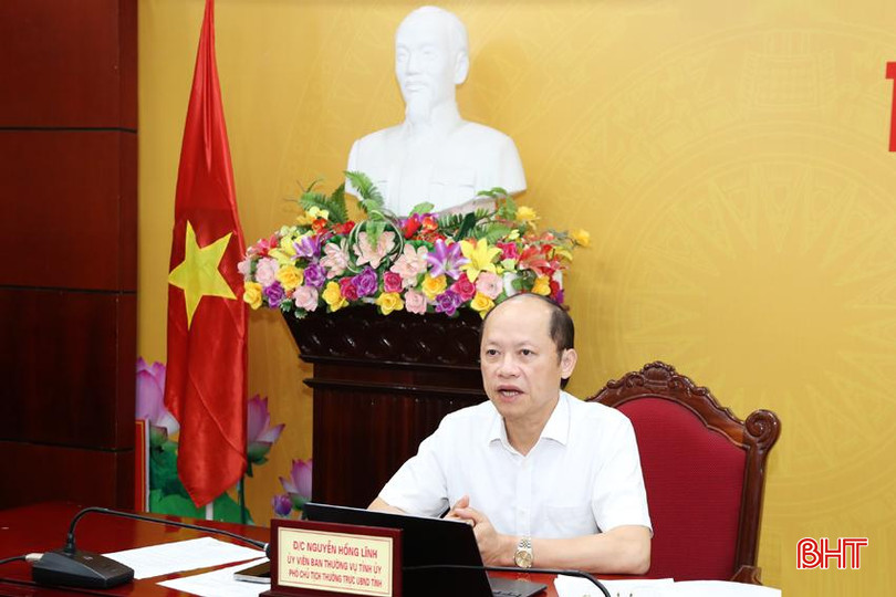 Phó Chủ tịch Thường trực UBND tỉnh Nguyễn Hồng Lĩnh phát biểu chỉ đạo sau phiên họp. 5A.jpg
