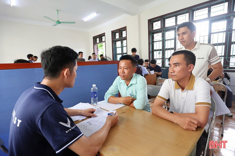 Các ứng viên tham gia phần thi phỏng vấn trực tiếp. bqbht_br_3a.jpg