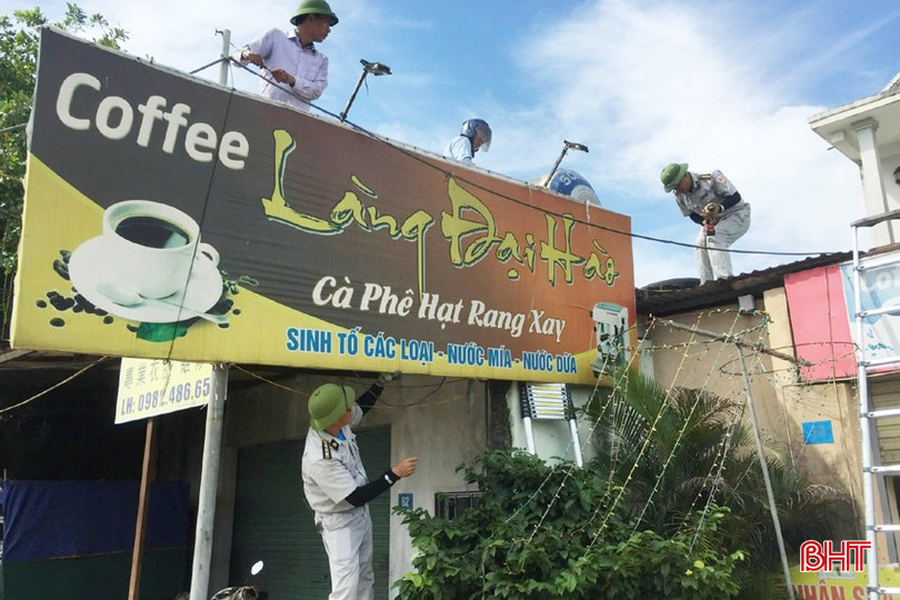 Tháo dỡ các biển bảng quảng cáo vi phạm trật tự đô thị. bqbht_br_do-thi-3a.jpg