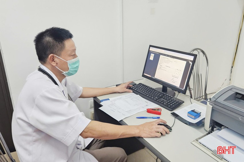 Trung tâm Y tế Thạch Hà triển khai kê đơn thuốc điện tử kết hợp chữ ký số. bqbht_br_don-thuoc-dien-tu-1a.jpg