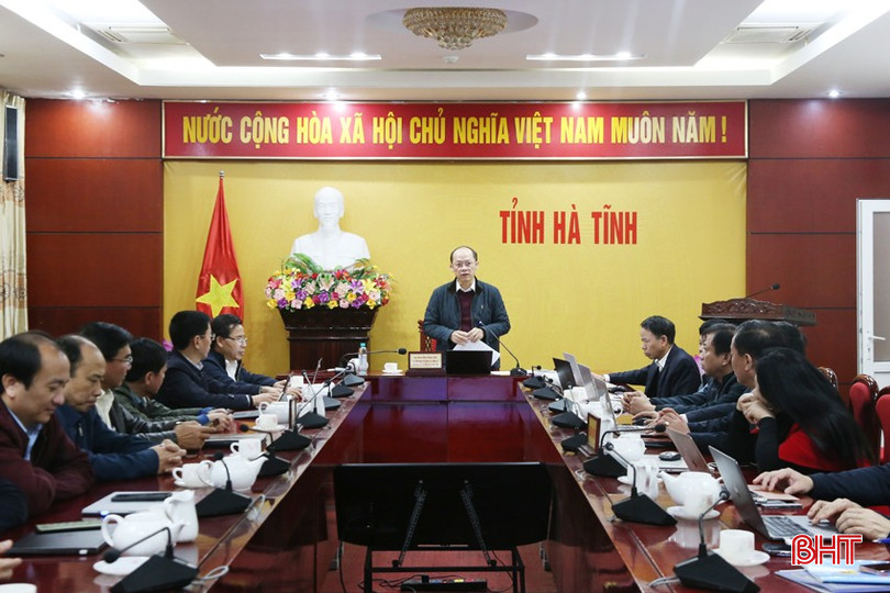 Phó Chủ tịch Thường trực UBND tỉnh Nguyễn Hồng Lĩnh chủ trì tại điểm cầu Hà Tĩnh. bqbht_br_2a.jpg