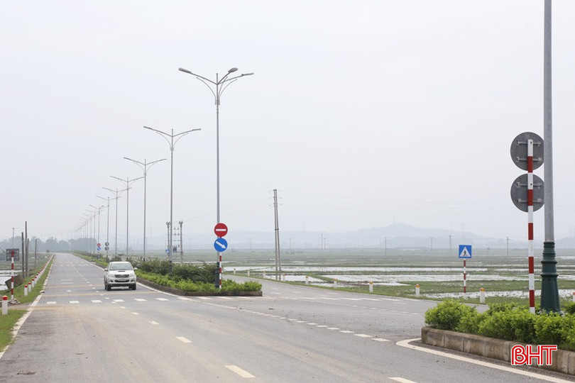 Dự án đường trung tâm thị trấn Kỳ Anh (đoạn 1) được hoàn thành và đưa vào sử dụng. bqbht_br_img-3712a.jpg