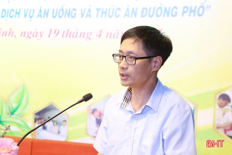 Phó Giám đốc Sở Công thương Võ Tá Nghĩa - đại diện các sở, ngành phát biểu hưởng ứng tháng hành động. bqbht_br_4a.jpg