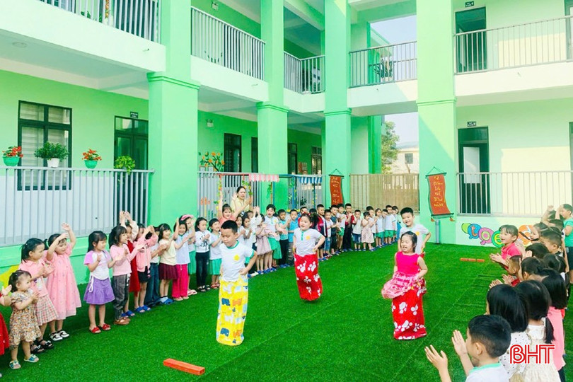 Việc đầu tư cơ sở vật chất trường lớp được cấp ủy, chính quyền thị xã Kỳ Anh hết sức quan tâm. GD KAA.jpg