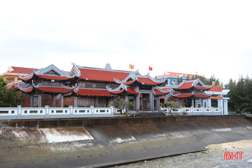 Chùa Đá Tây góp phần làm cho đời sống văn hóa tinh thần của người dân trên đảo thêm phần phong phú. bqbht_br_img-5583a.jpg