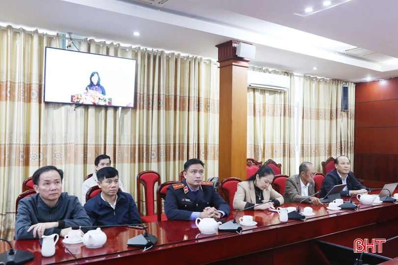 Các đại biểu tham dự tại điểm cầu Hà Tĩnh. bqbht_br_2a.jpg