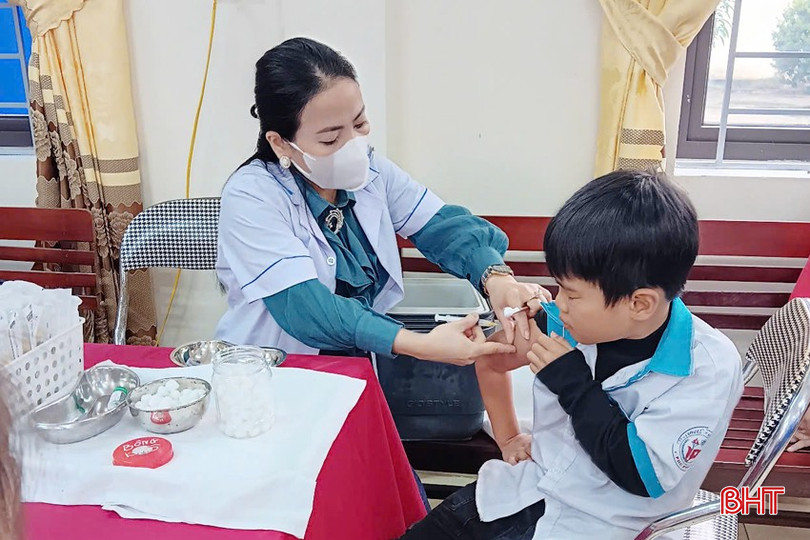 Hương Khê là địa phương triển khai sớm chiến dịch tiêm chủng. bqbht_br_4a.jpg