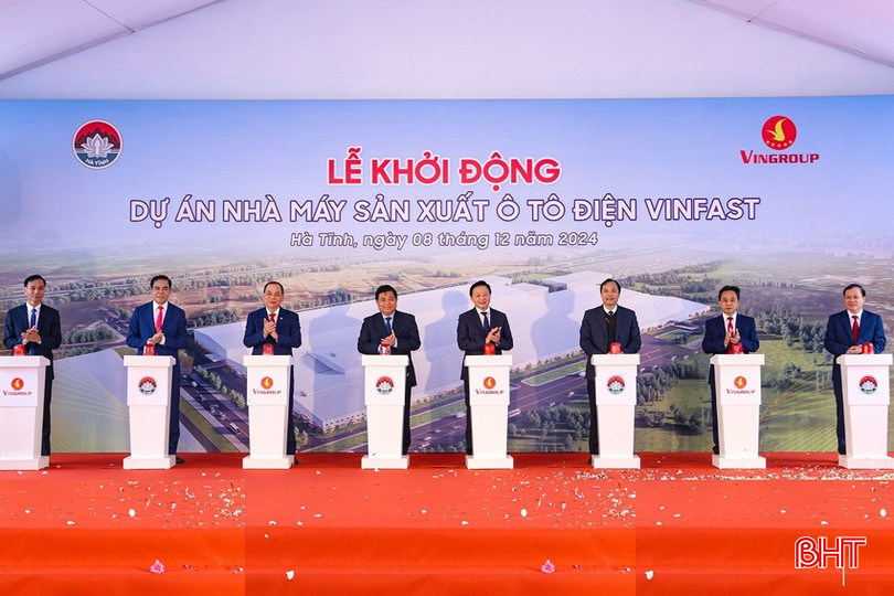 Lễ khởi động dự án nhà máy sản xuất ô tô điện VinFast vào ngày 8/12, tại KKT Vũng Áng. bqbht_br_aimg-8650a.jpg