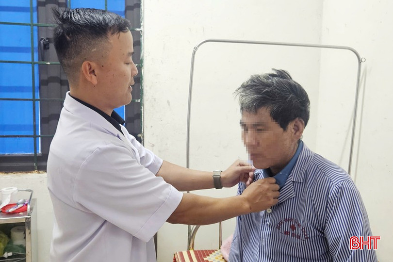 Đội ngũ điều dưỡng Bệnh viện Sức Khỏe tâm thần Hà Tĩnh luôn đồng hành, hỗ trợ tối đa cho bệnh nhân. bqbht_br_bv-tam-than-4a.jpg