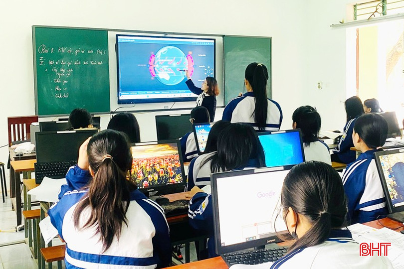 Ngành giáo dục đang đẩy mạnh ứng dụng CNTT vào hoạt động dạy và học. bqbht_br_binh-dan-hoc-vu-so-3a.jpg