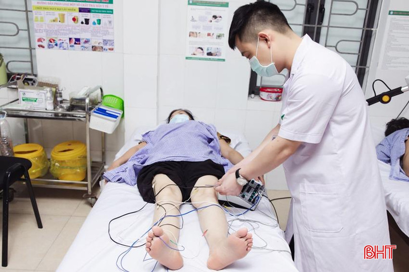 Kết hợp y học cổ truyền và y học hiện đại trong phục hồi chức năng cho người bệnh bị tai biến và các nhóm bệnh tổn thương thần kinh. PHCN 6A.jpg
