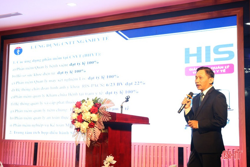 Lãnh đạo Phòng Nghiệp vụ y, Sở Y tế hướng dẫn triển khai sổ sức khỏe điện tử trên ứng dụng VneID và kê đơn thuốc điện tử cho các cơ sở y tế ngoài công lập. bqbht_br_3a-9325.jpg