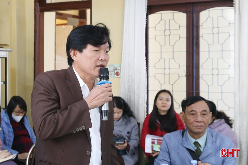 Nghệ sỹ nhiếp ảnh Nguyễn Thanh Hải góp ý một số nội dung liên quan đến việc tạo điều kiện cho các hội viên trong tham dự các hội thi, cuộc thi sáng tác. bqbht_br_3a.jpg