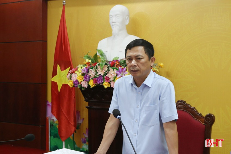 Phó Chủ tịch UBND tỉnh Lê Ngọc Châu chỉ đạo một số nội dung sau hội nghị trực tuyến. 5a-7403.jpg