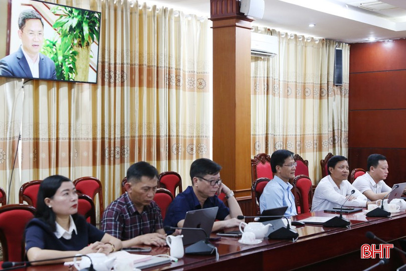Các đại biểu tham dự tại điểm cầu Hà Tĩnh. 3a-7425.jpg