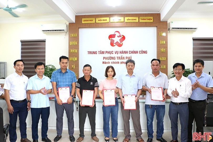 Đến nay, 100% giấy chứng nhận quyền sử dụng đất lần đầu đều được phường Trần Phú cấp trước và đúng hạn. image-28.jpg