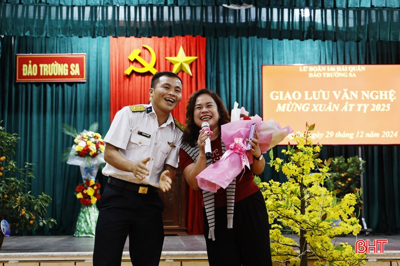 Giao lưu âm nhạc chào Xuân. bqbht_br_11a.jpg