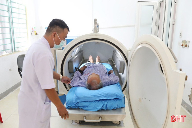 Sử dụng hiệu quả hệ thống oxy cao áp để điều trị. bqbht_br_anh-4a.jpg